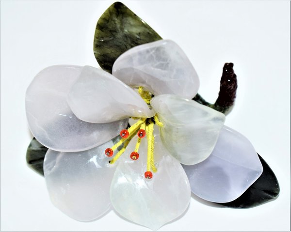 Blume aus Jade/Jadeit flieder