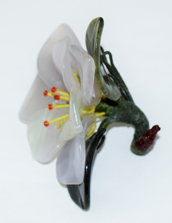 Blume aus Jade/Jadeit flieder