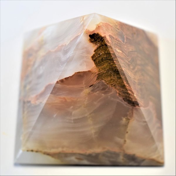 Onyx-Marmor (Aragonit-Calcit), Pyramide